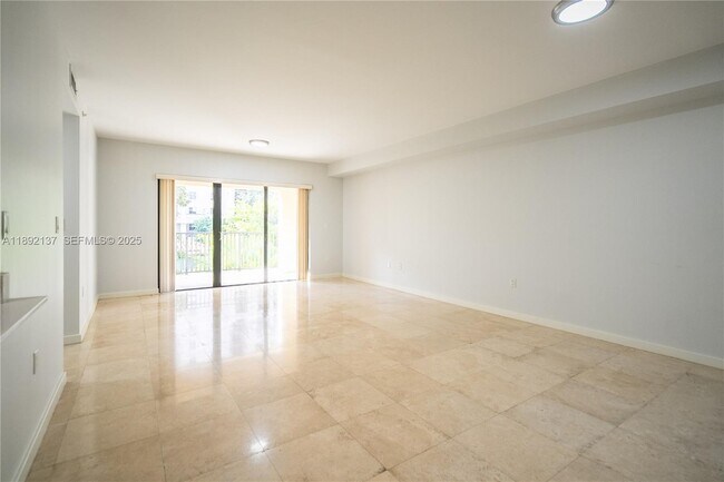 Building Photo - 300 Majorca Ave