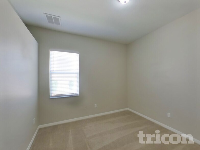 Building Photo - 14881 Edgemere Dr