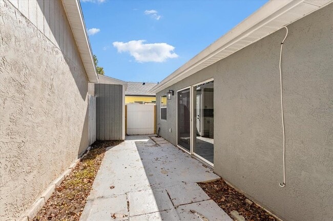 Building Photo - 1621 Winter Green Blvd