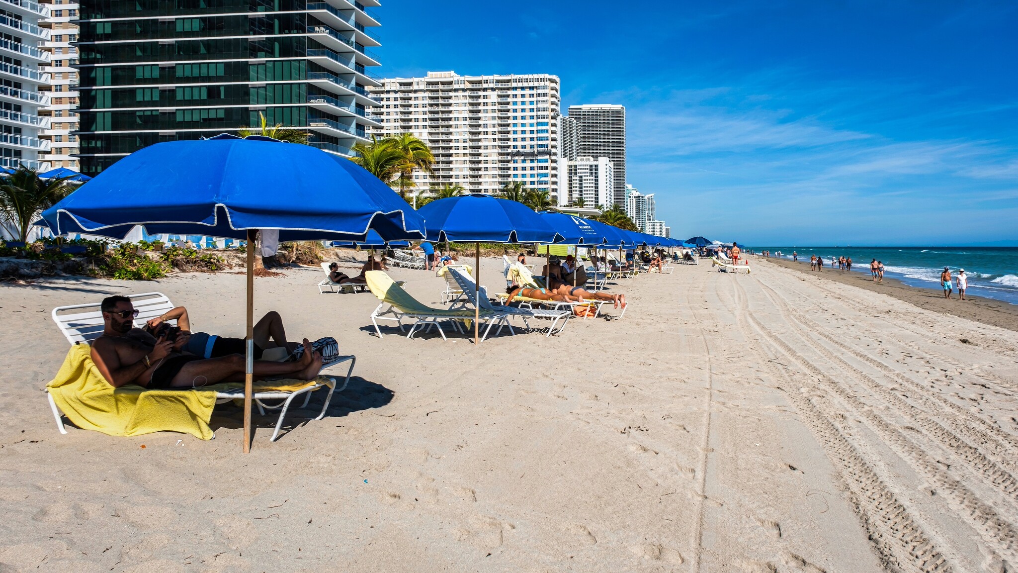 Building Photo - 2030 S Ocean Dr