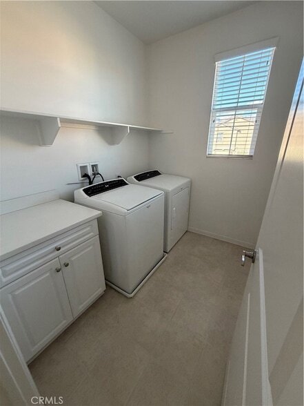 Building Photo - 3010 E Via Fiano