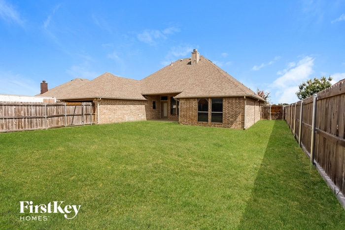 Building Photo - 1705 Colonial Dr