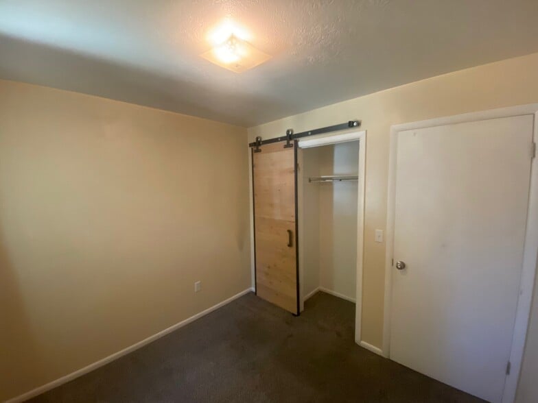 Building Photo - 8639 S 3965 W