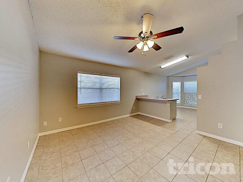 Building Photo - 8514 Blackberry Ave