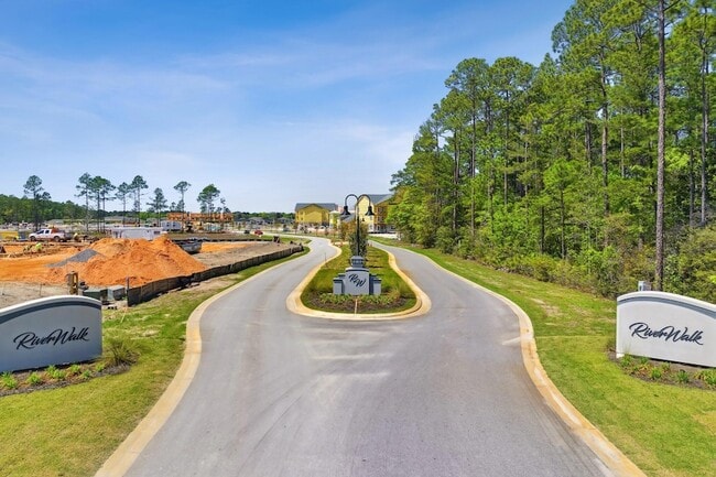 Building Photo - 215 Speckled Trout Ln N