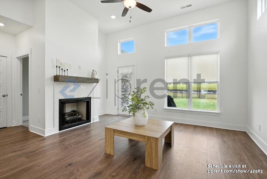 Building Photo - 203 Hudson Dr