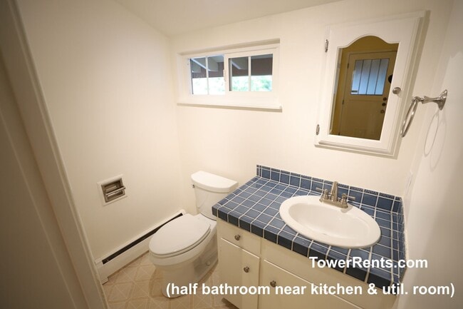 Building Photo - Santa Rosa: 3 bedroom, 2 1/2 bath Home wit...