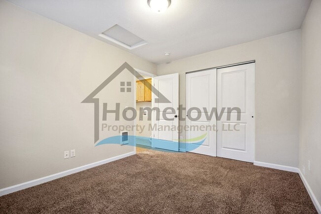 Building Photo - 1 Bedroom 1 Bath Cottage with Off Street P...