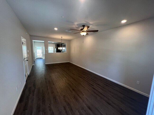 Building Photo - 3 Bed / 2.5 Bath | Rocklin Townhome