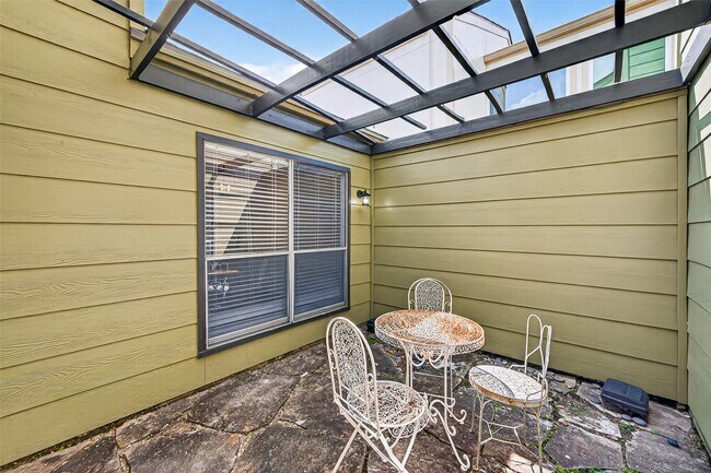 Building Photo - 1917 Trixie Ln