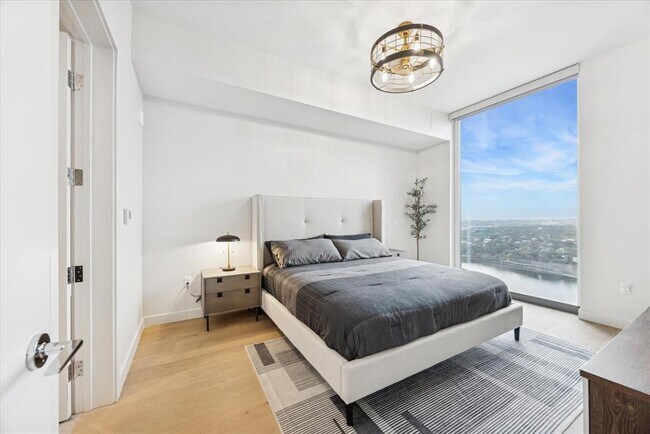 Building Photo - 44 East Ave