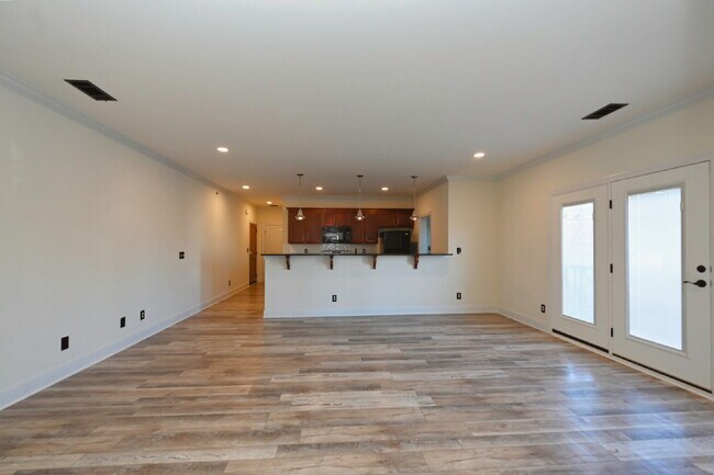 Building Photo - Spacious Germantown Gem!