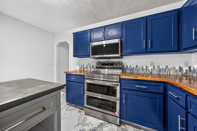 Building Photo - 4261 Valley Crest Dr