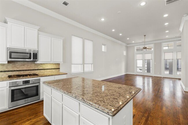 Building Photo - 2123 McIlhenny St