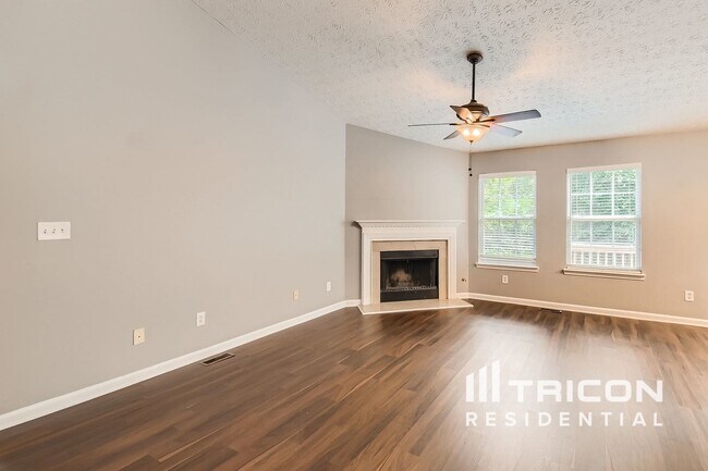 Building Photo - 3055 W Green Loop