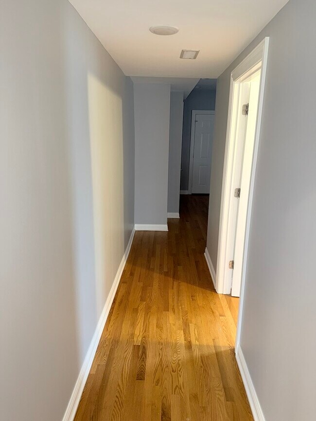 Building Photo - 4204 N Melvina Ave