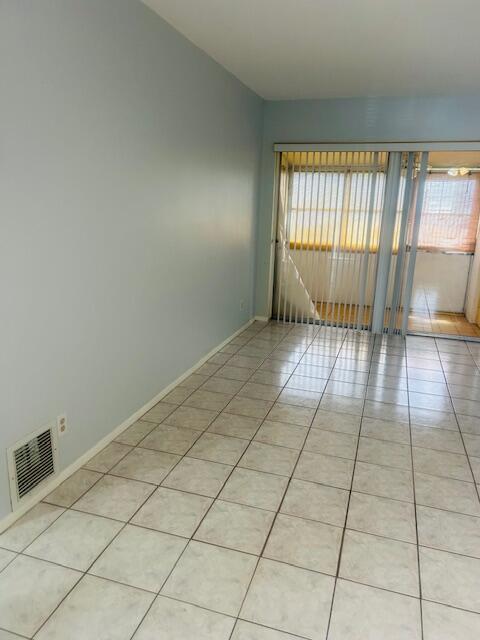 Building Photo - 2660 Barkley Dr E