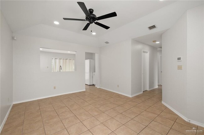 Building Photo - 502 Thornwood Dr