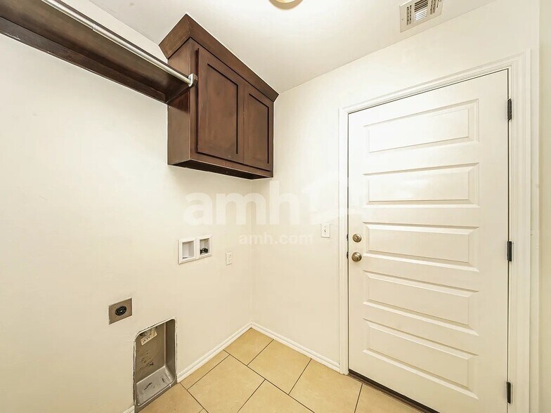 Building Photo - 1608 Ginger Ave