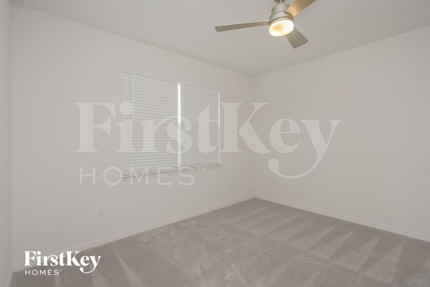 Building Photo - 344 Corbel Ln
