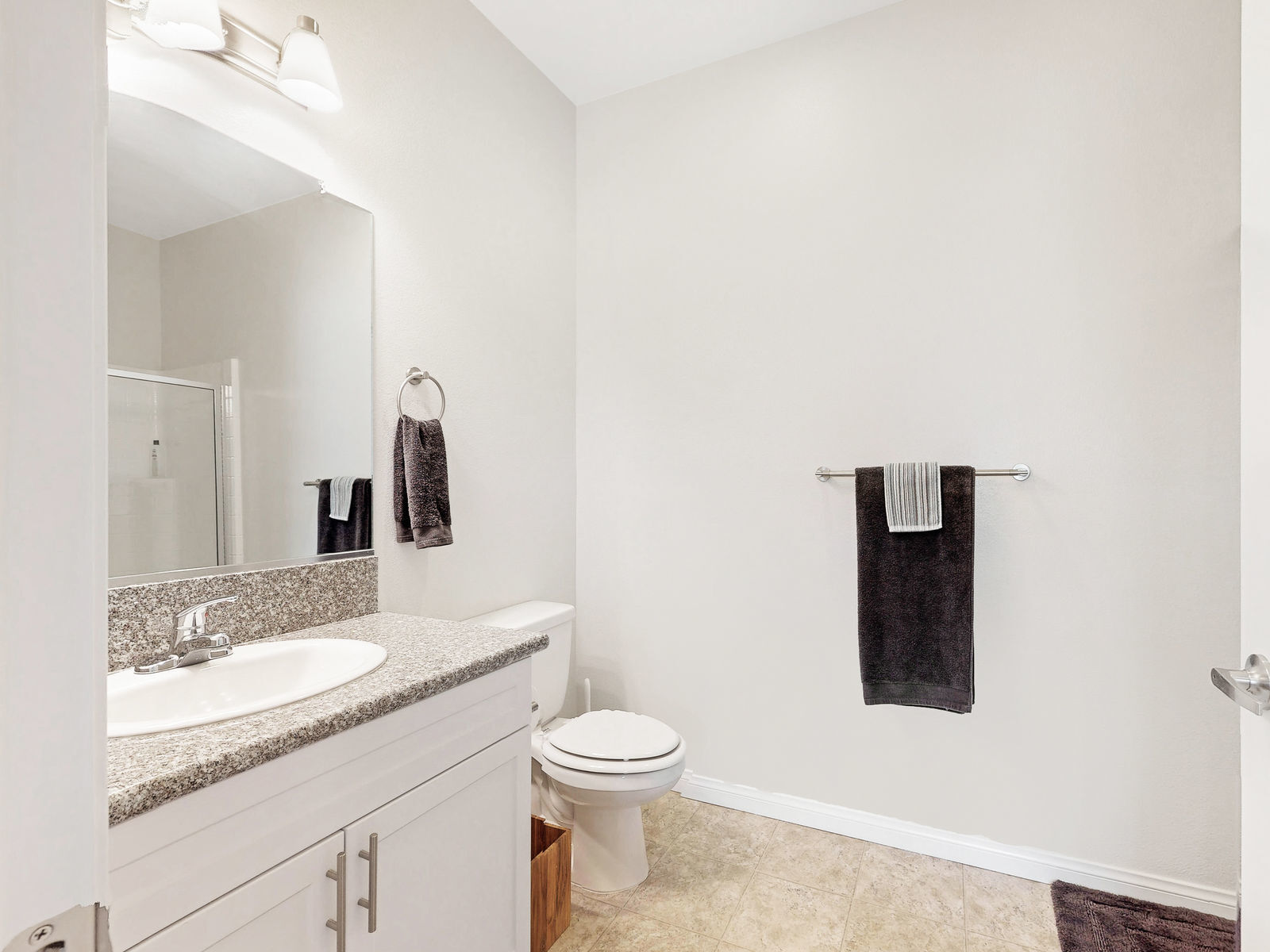 Building Photo - 955 Humbert Ave