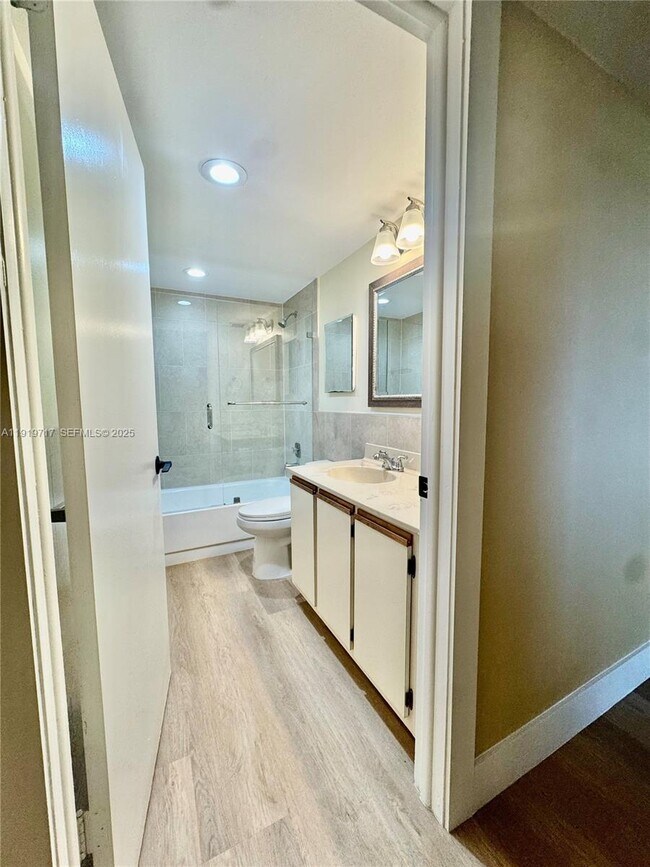 Building Photo - 10985 SW 107th St