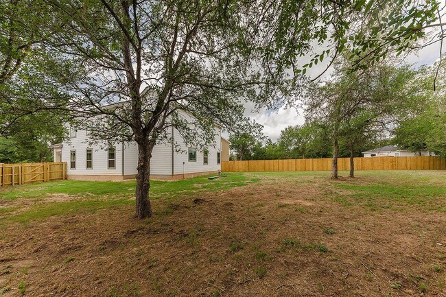 Building Photo - 122 Kikipua