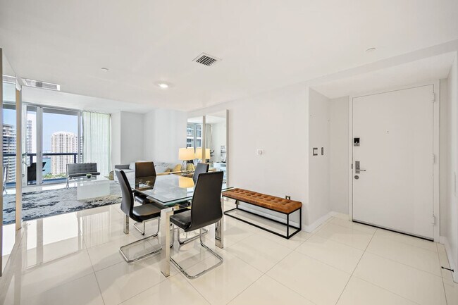 Building Photo - 481 Brickell Ave