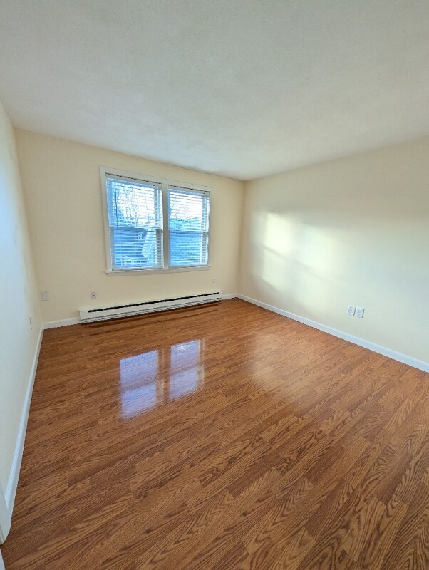 Building Photo - 5 Edwards St