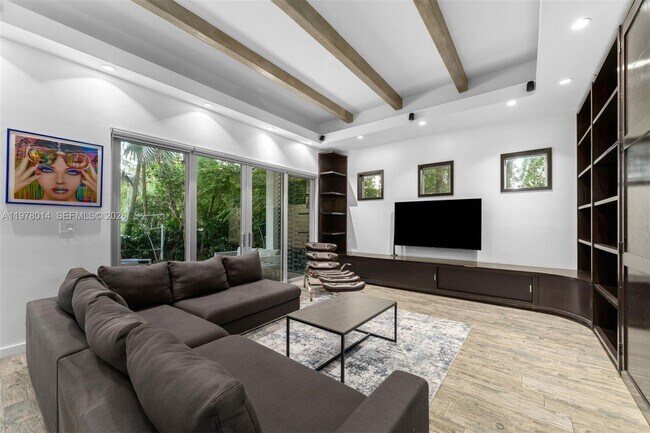 Building Photo - 101 SW 21st Rd