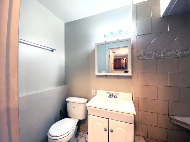 Building Photo - 739 S Germantown Cir