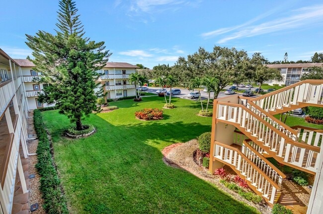 Building Photo - 116 Mansfield C