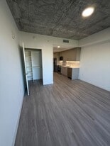 Building Photo - 1930 NW 1st Pl