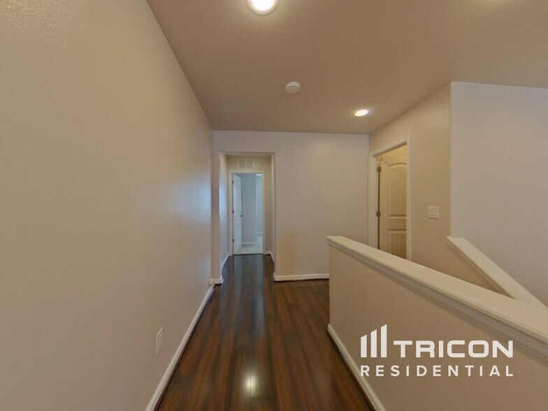 Building Photo - 15577 East 115th Place