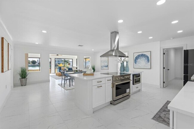 Building Photo - 475 115th Ave