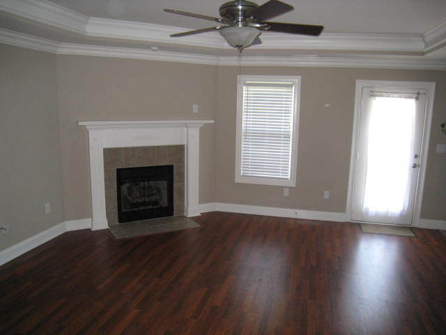 Building Photo - Half off first full month rent move in special!