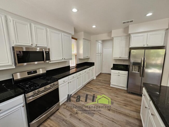 Building Photo - 359 Circulo Coronado