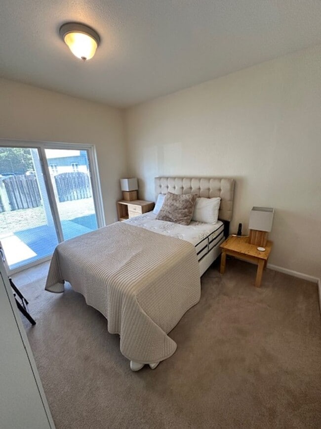 Building Photo - 764 Tuolumne Dr