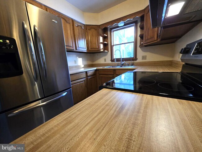 Building Photo - 29325 W Line Rd