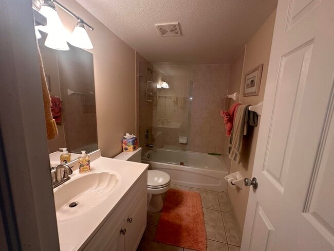 Building Photo - 2950 SE Ocean Blvd