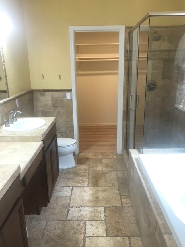 Building Photo - 4753 W Monterey St