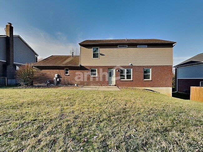 Building Photo - 8400 Woodcreek Dr
