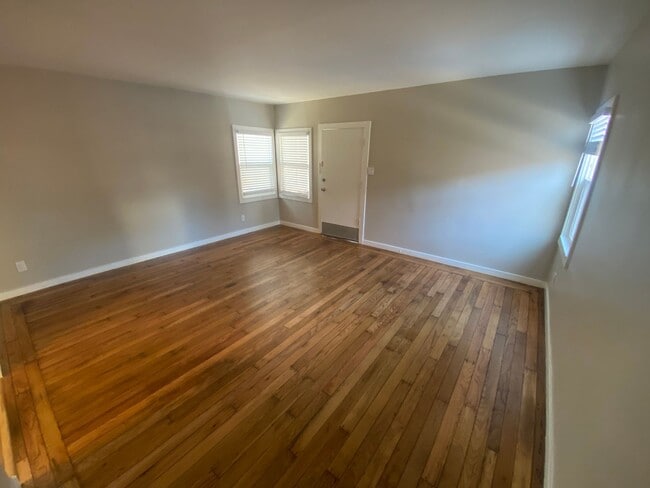 Building Photo - 540 32nd St