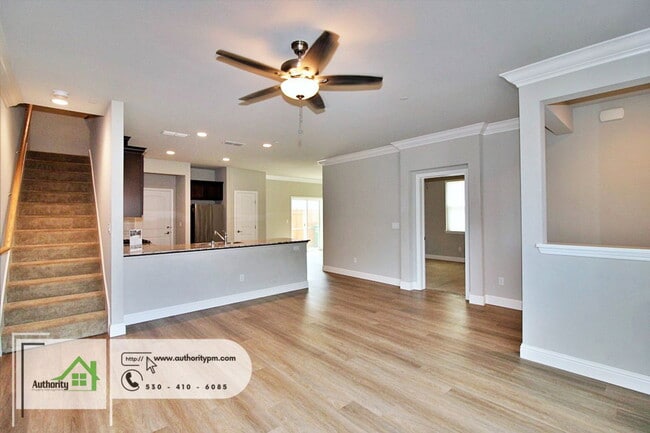 Building Photo - 867 Congaree Ln