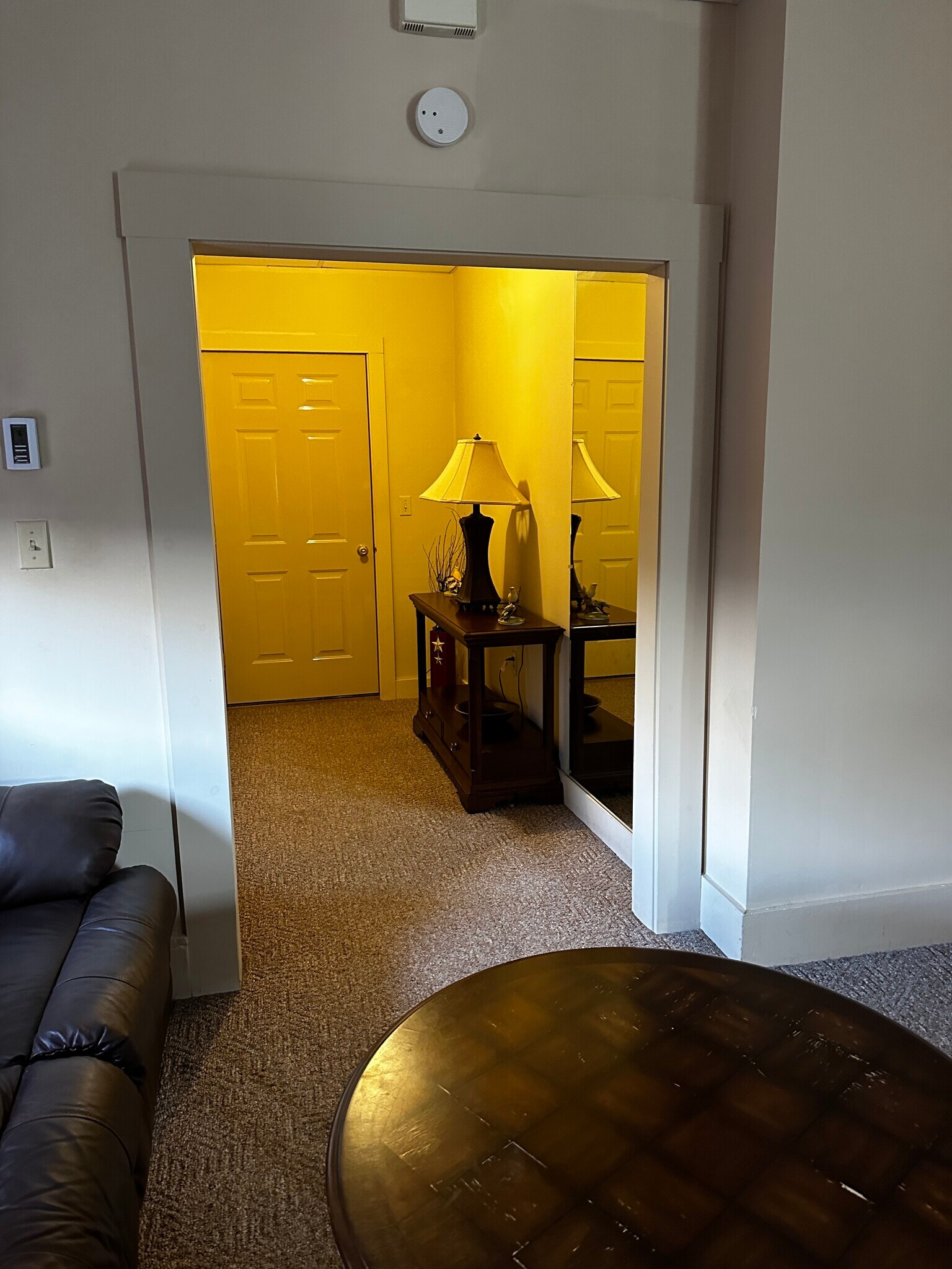 Building Photo - 583 Mill St