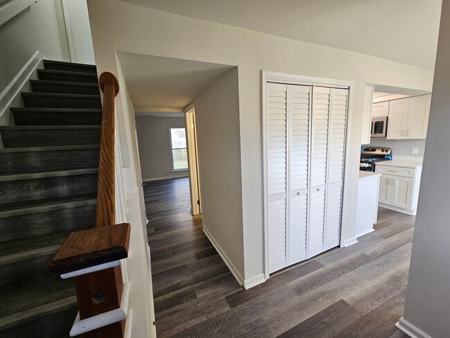 Building Photo - Smoke Tree