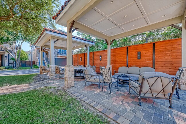 Building Photo - 7619 Pine Ridge Terrace Rd