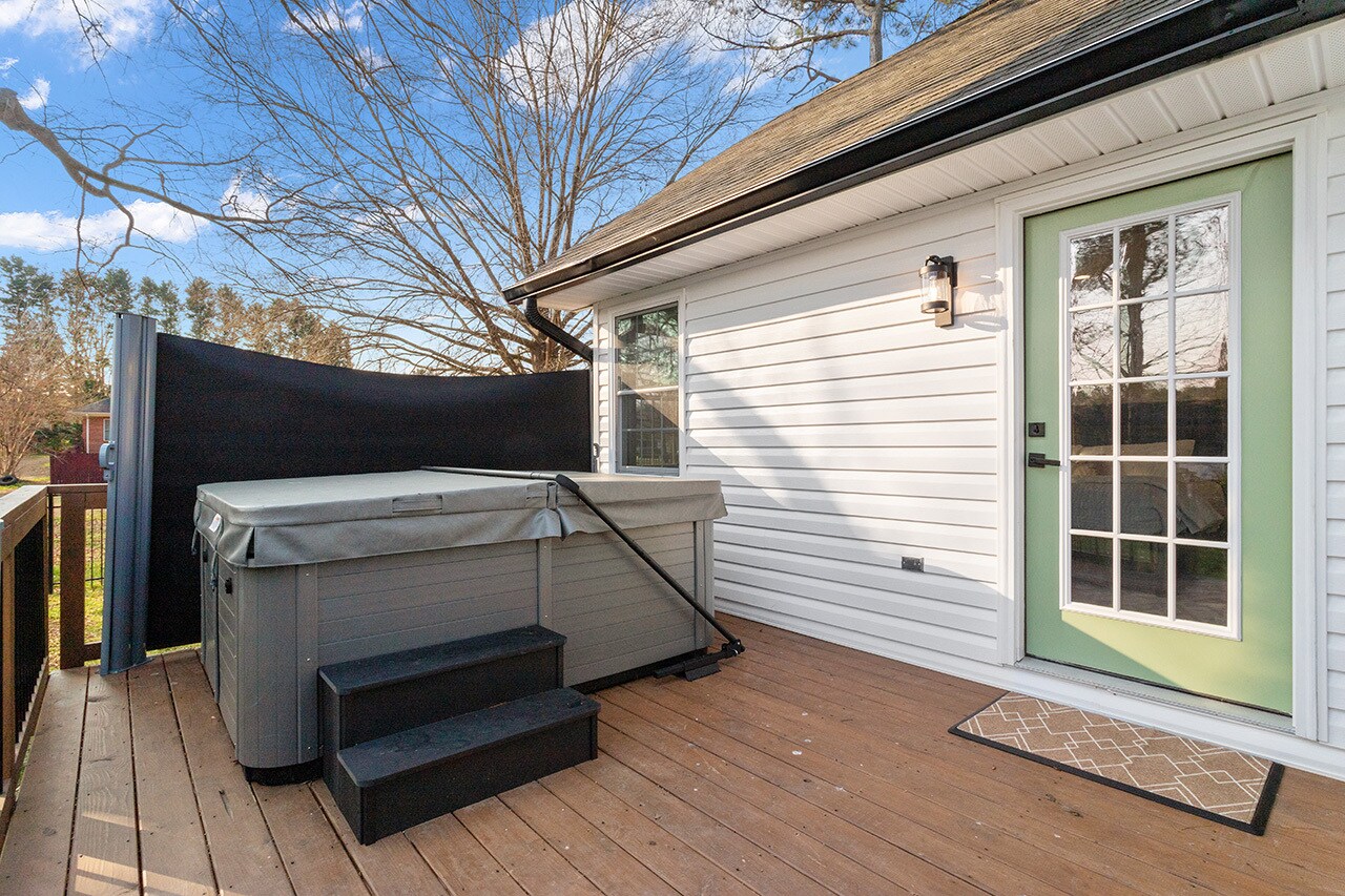 Back Deck - 4112 Saint James Church Rd