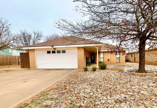 Primary Photo - Cozy Home in South Lubbock