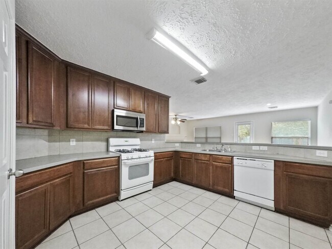 Building Photo - 427 Northvalley Dr